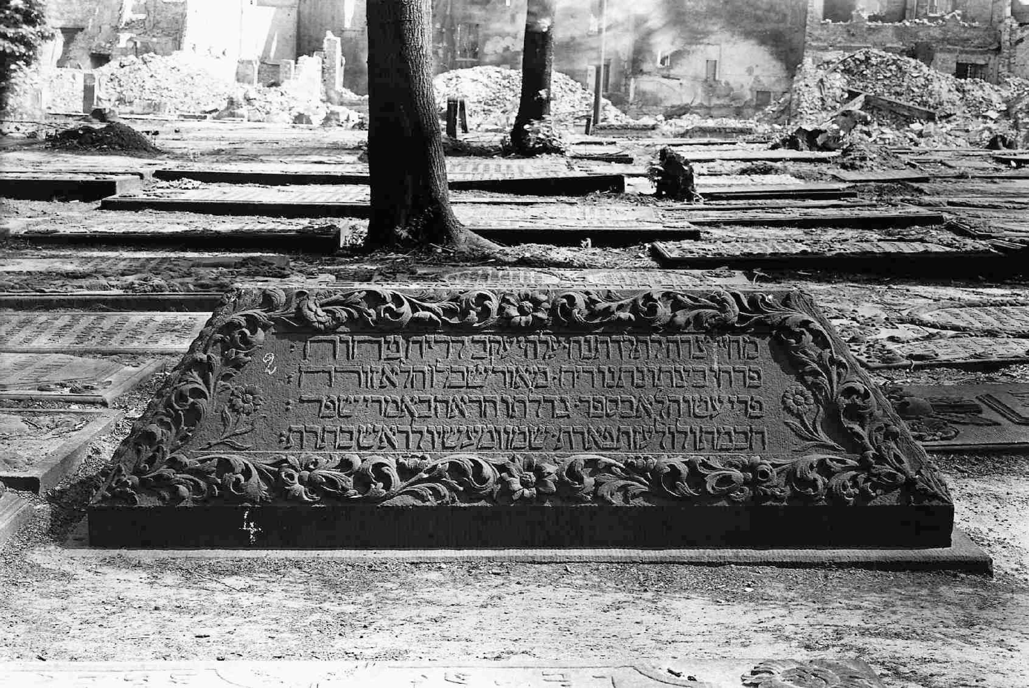 friedhof nach bombardierung